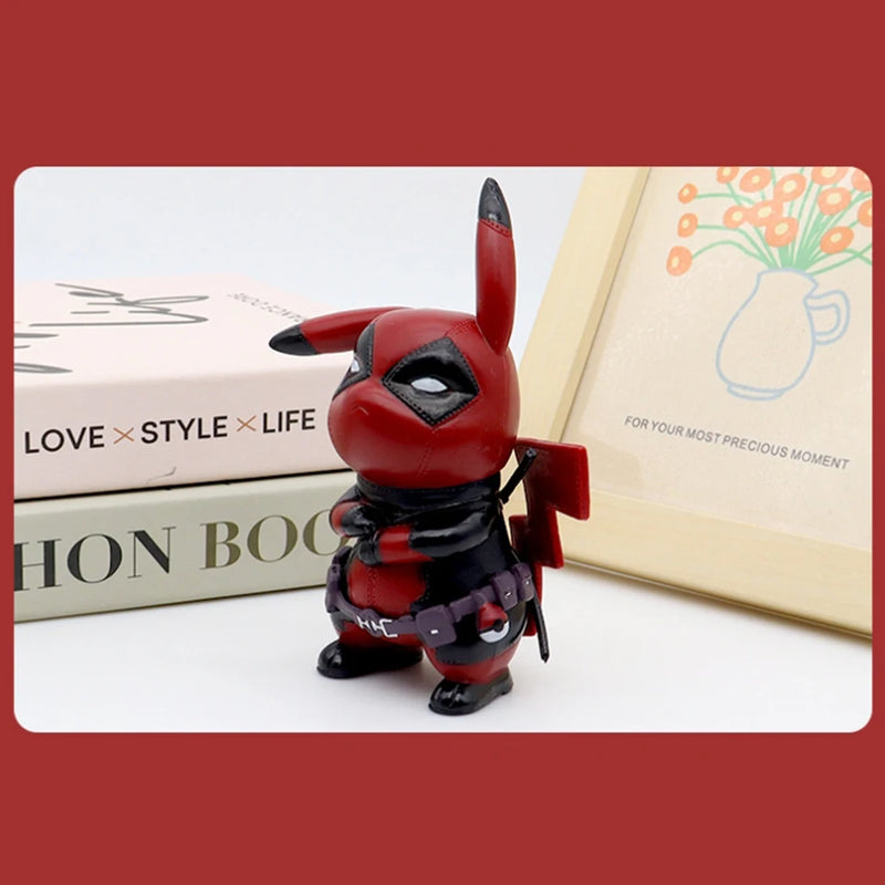 Figura de Ação Pikachu Cosplay Deadpool